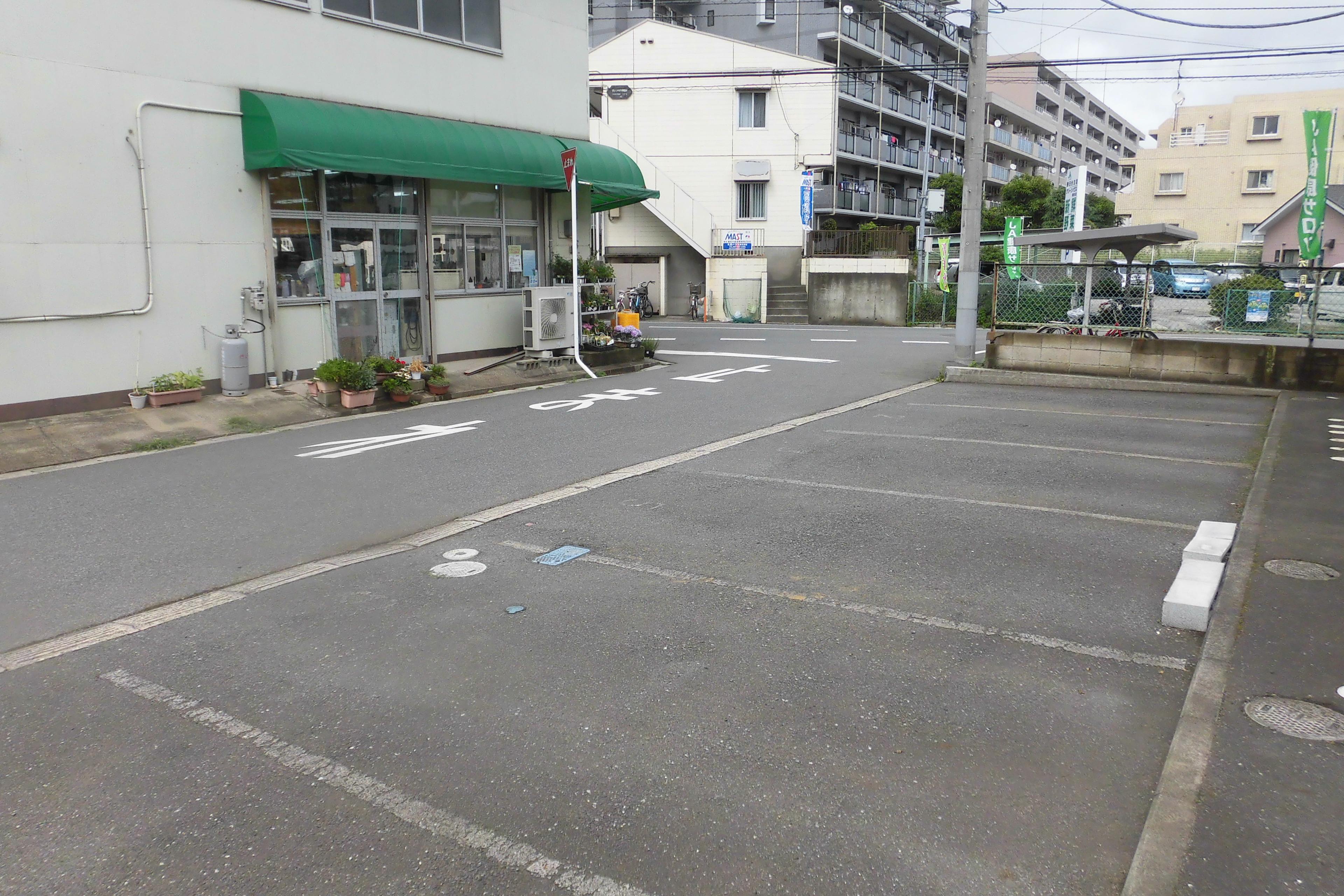 兼坂駐車場の外観・駐車場イメージ3枚目