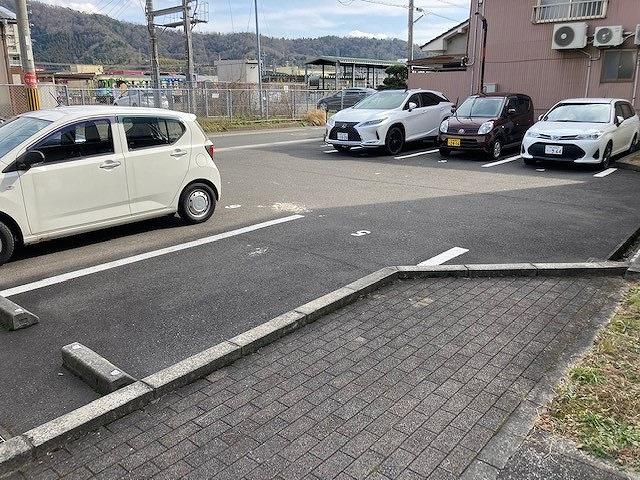西駅前(30840)の外観・駐車場イメージ1枚目