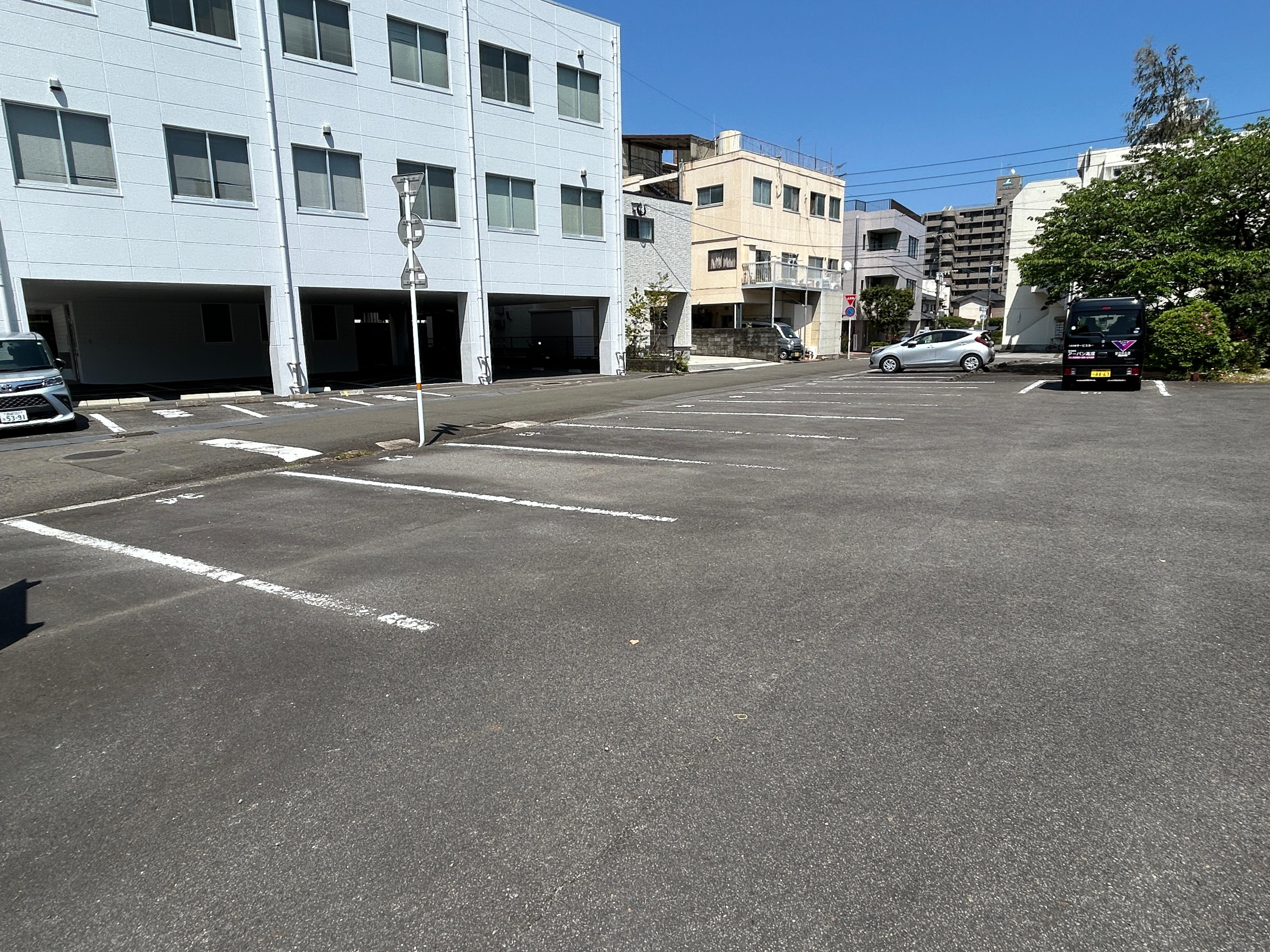老松モーターパークの外観・駐車場イメージ2枚目