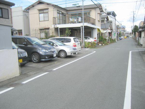 大久保駐車場の外観・駐車場イメージ3枚目