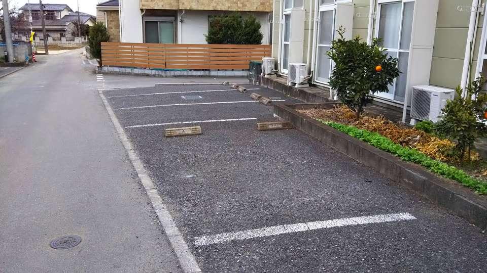 アイリス(20823)の外観・駐車場イメージ1枚目