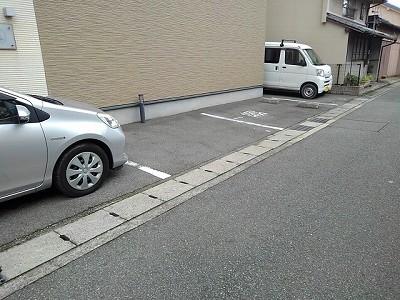 カーザナターレ(41273)の外観・駐車場イメージ1枚目