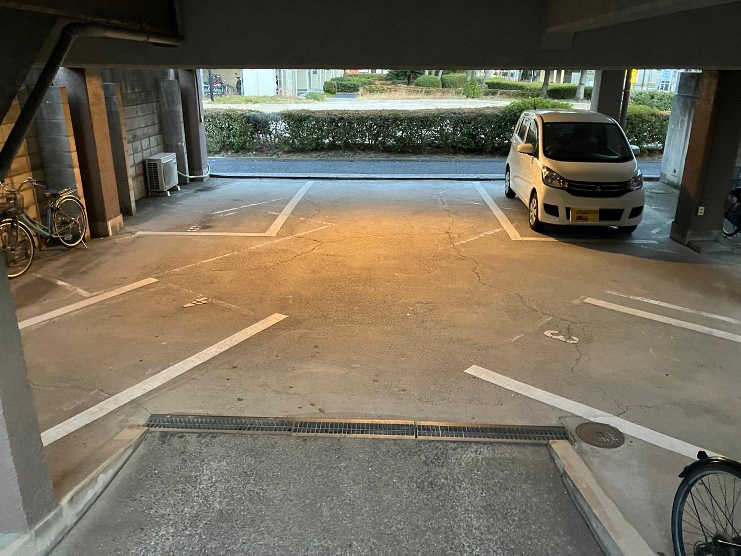 中瀬ビルの外観・駐車場イメージ2枚目