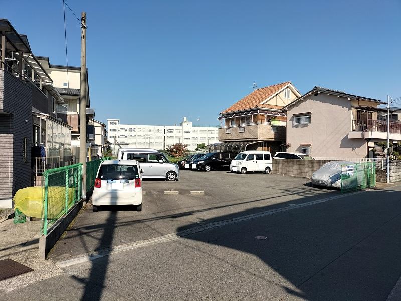 川西町1丁目 ﾓｰﾀｰﾌﾟｰﾙの外観・駐車場イメージ1枚目