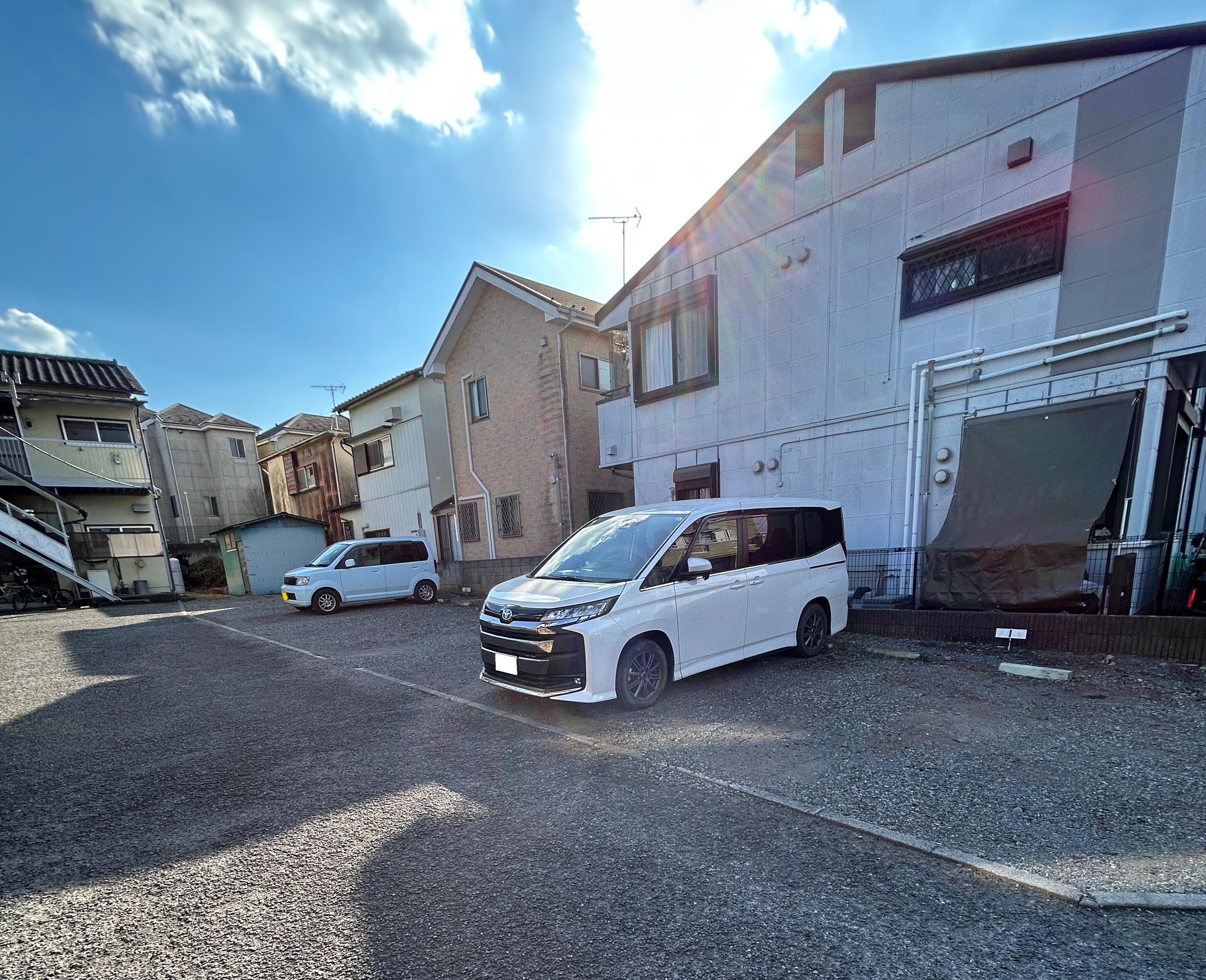 宮岡荘　駐車場の外観・駐車場イメージ1枚目