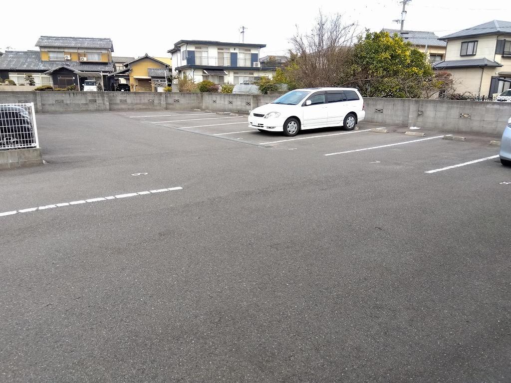 メゾン山北(47812)の外観・駐車場イメージ2枚目
