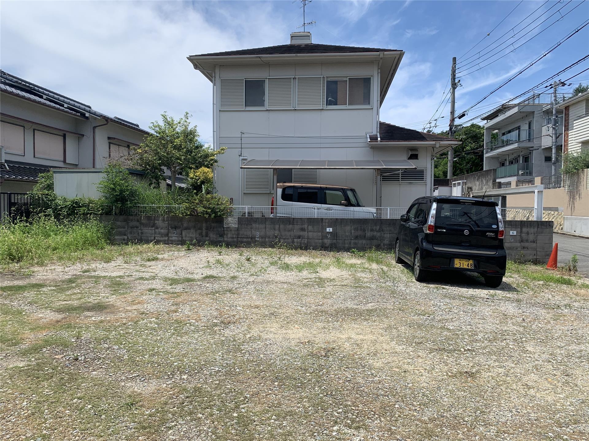 中山台1丁目⑫パーキングの外観・駐車場イメージ1枚目