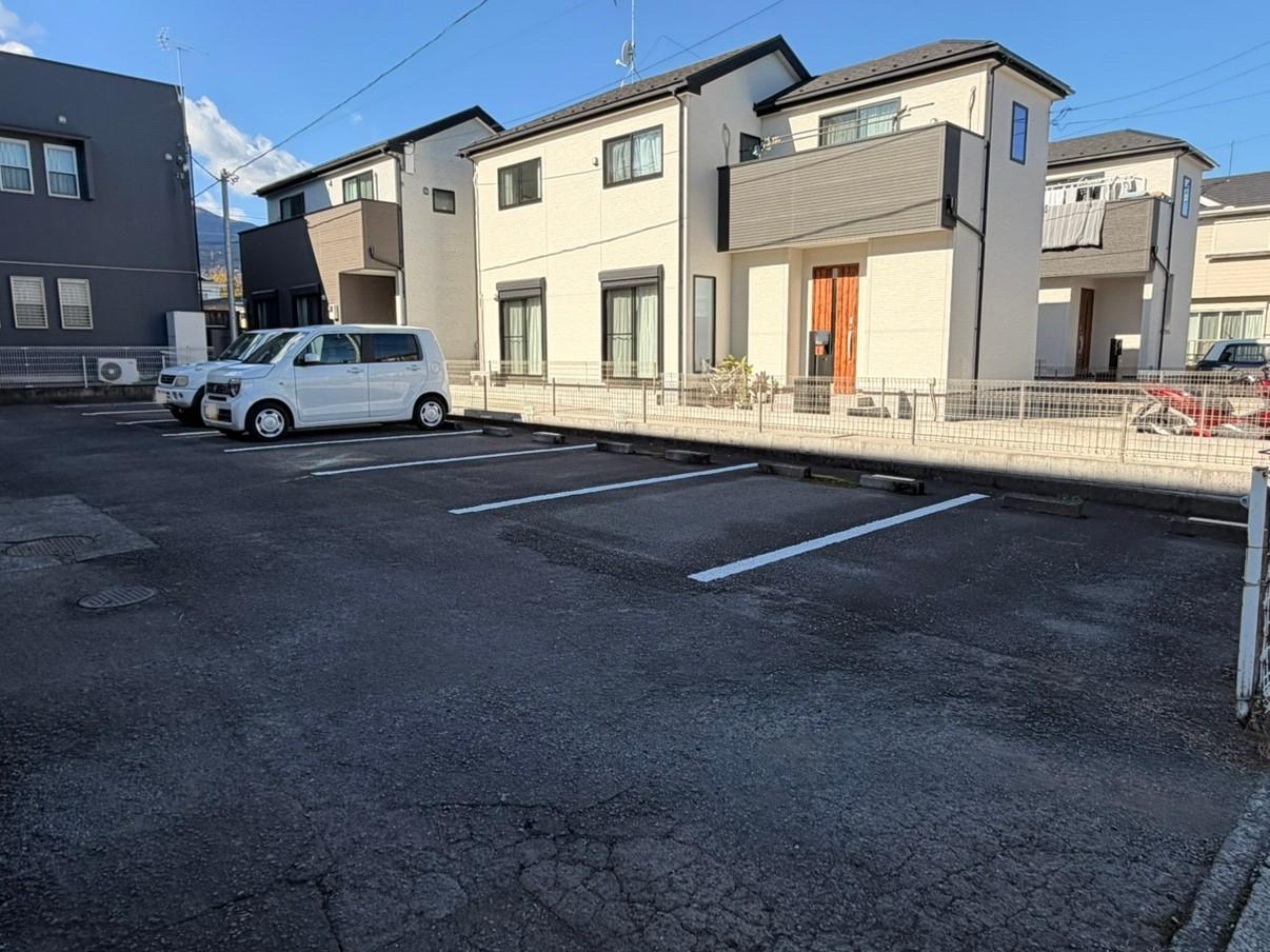 湯川月極駐車場第3の外観・駐車場イメージ1枚目