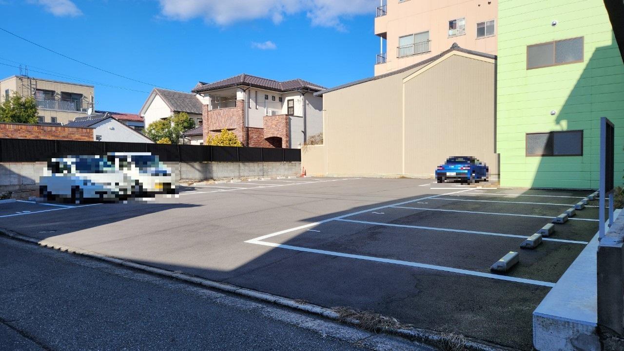 元魚町4丁目107駐車場の外観・駐車場イメージ1枚目