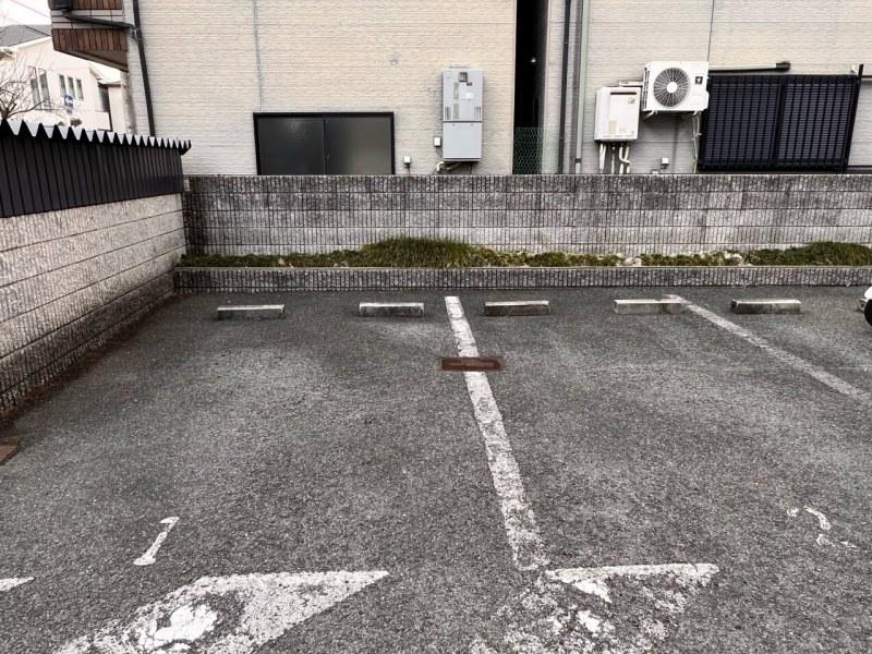 ジュネス(10636)の外観・駐車場イメージ1枚目