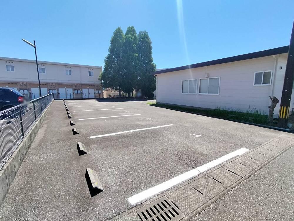 サザーランド(37597)の外観・駐車場イメージ1枚目