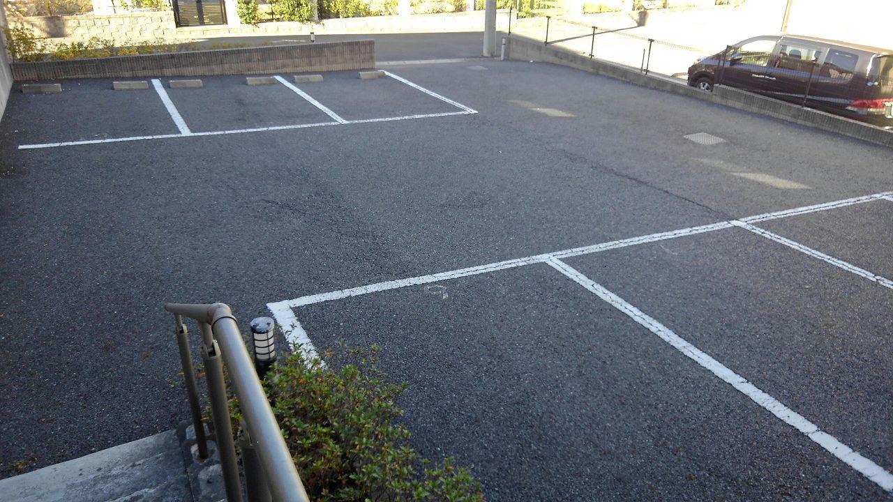 ベル　クリスタル(33655)の外観・駐車場イメージ1枚目