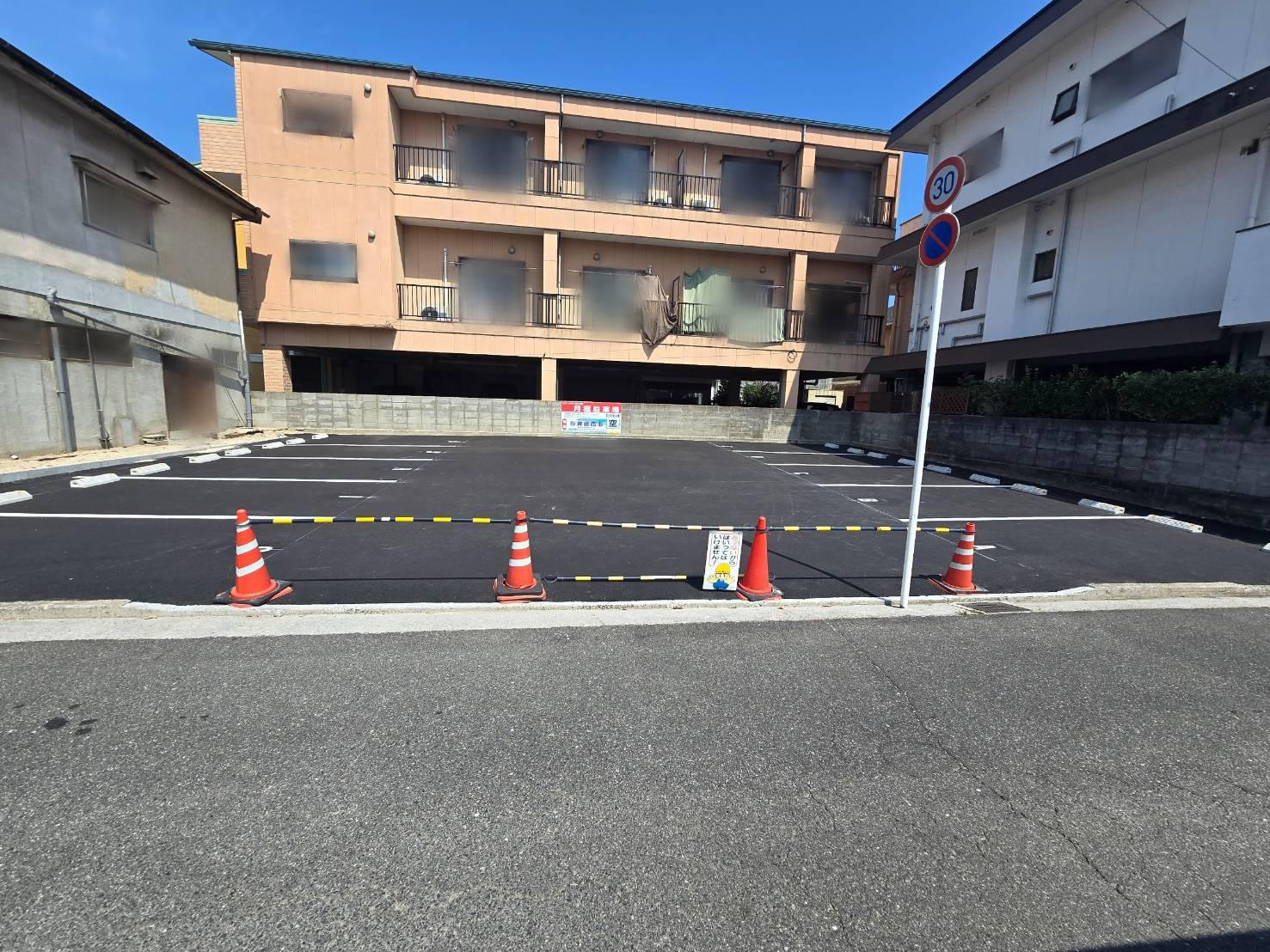 グリーンパーキング林の外観・駐車場イメージ1枚目