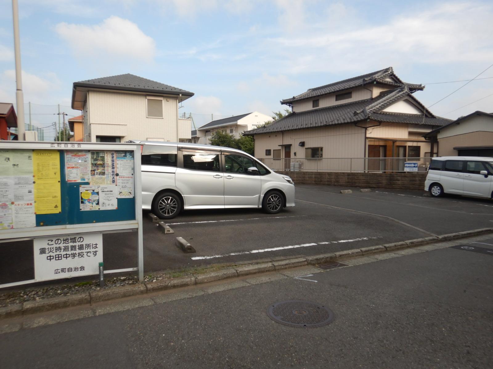 タカハシガレージの外観・駐車場イメージ1枚目