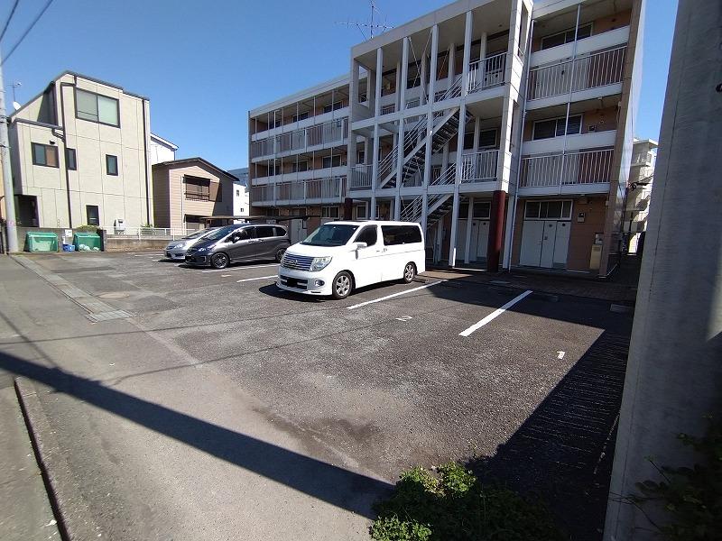 Ｓｏｕｔｈ　Ｖｉｌｌａｇｅ(13970)の外観・駐車場イメージ1枚目