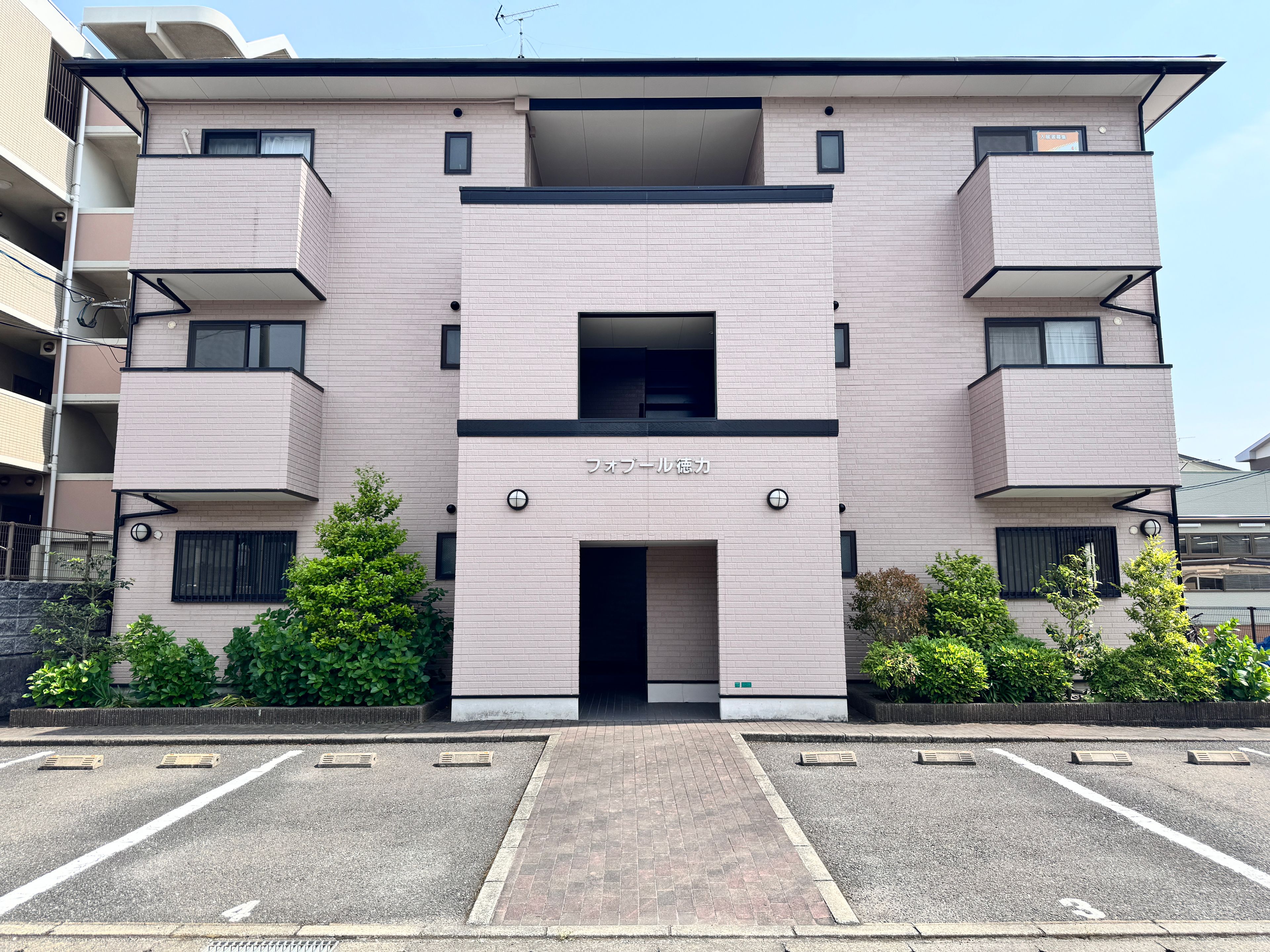 フォブール徳力駐車場の外観・駐車場イメージ1枚目
