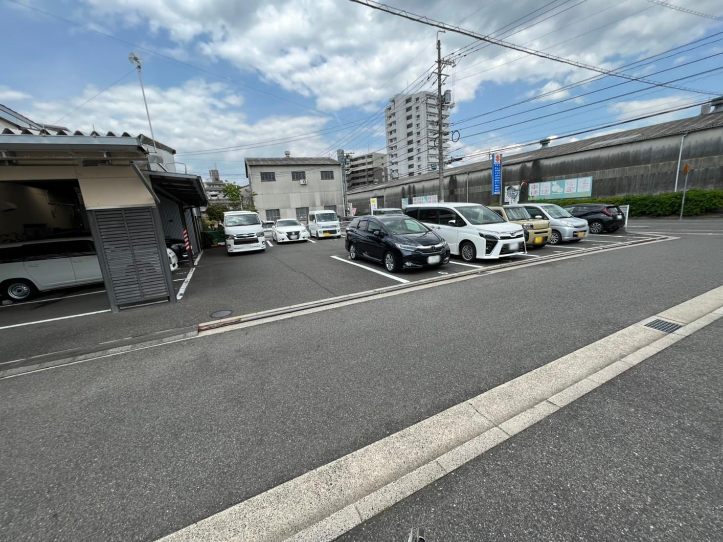 緑井　大平ガレージの外観・駐車場イメージ1枚目