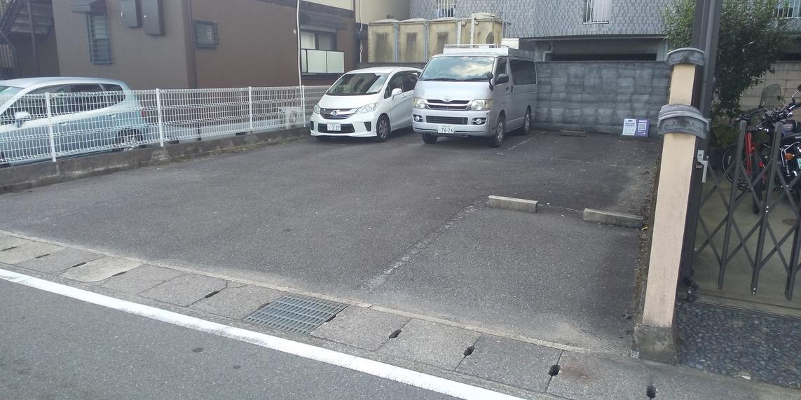 徳田ガレージの外観・駐車場イメージ1枚目