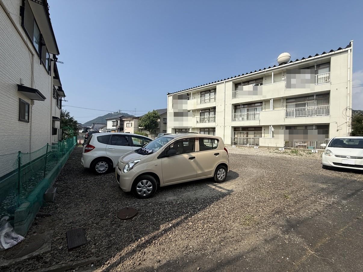 ロイヤルマンション吉二駐車場の外観・駐車場イメージ3枚目