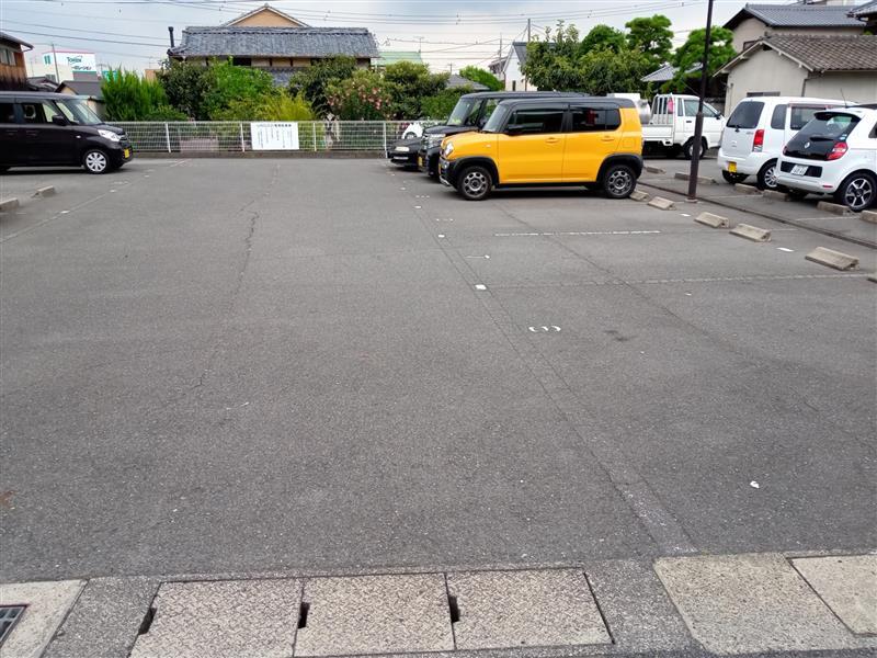 ＴＲＥ(25874)の外観・駐車場イメージ1枚目