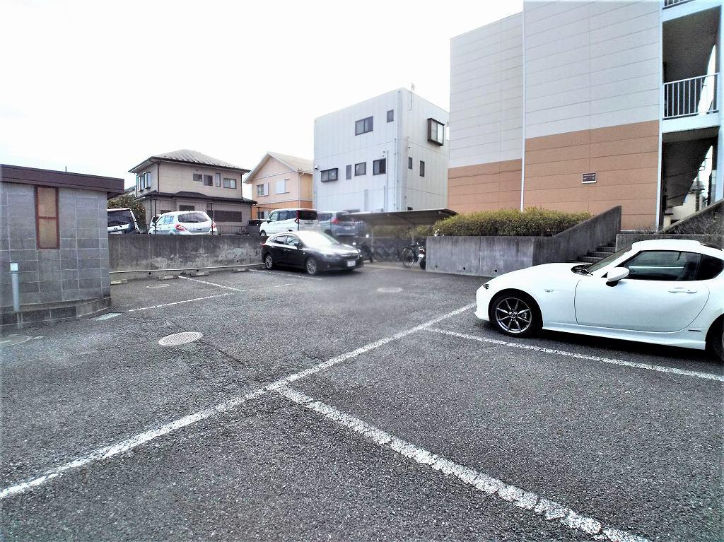 ルミエール０２(18543)の外観・駐車場イメージ1枚目