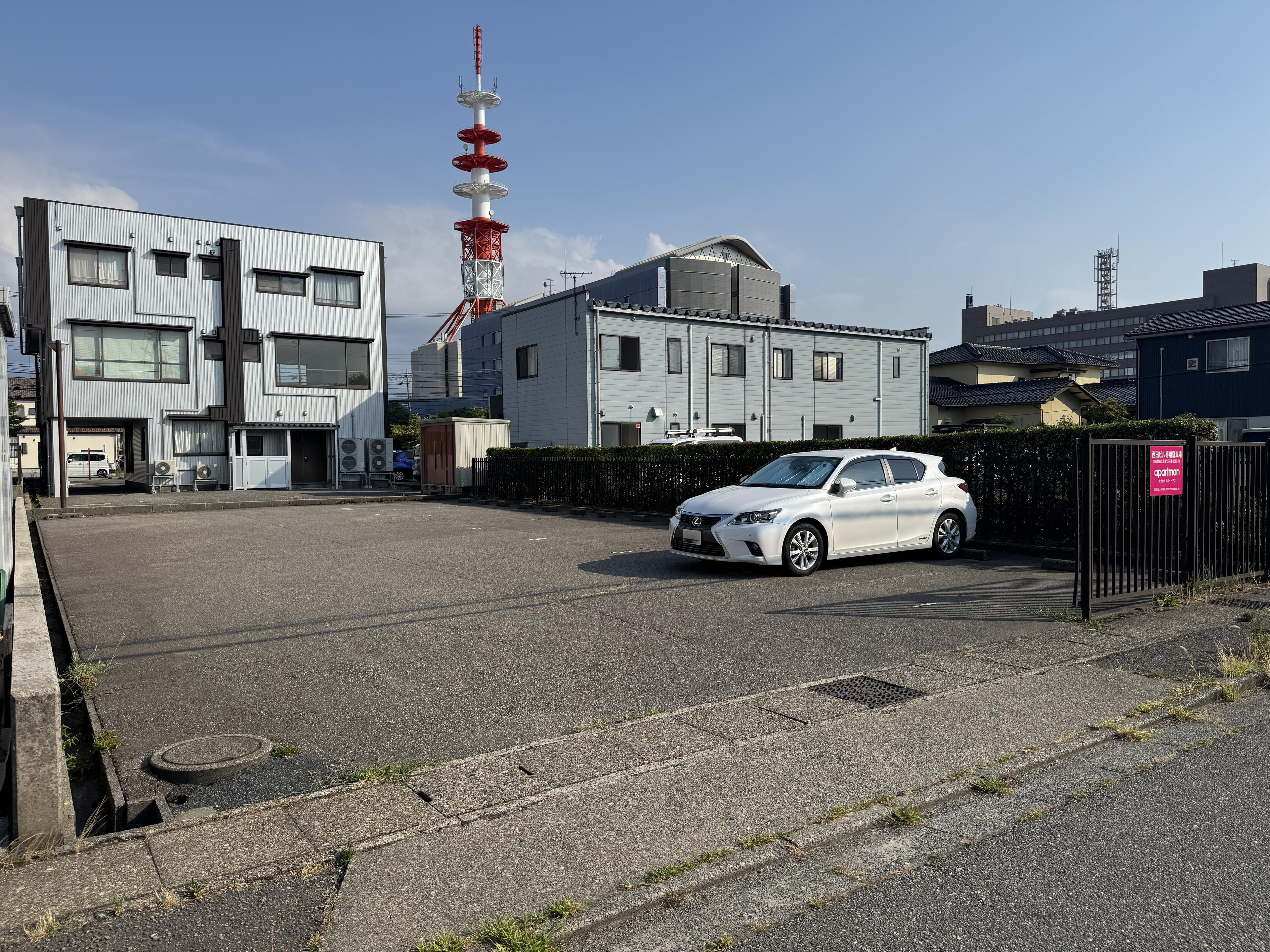 西田ビル専用駐車場の外観・駐車場イメージ2枚目