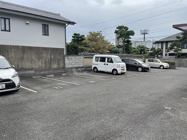 藤原駐車場の外観・駐車場イメージ3枚目
