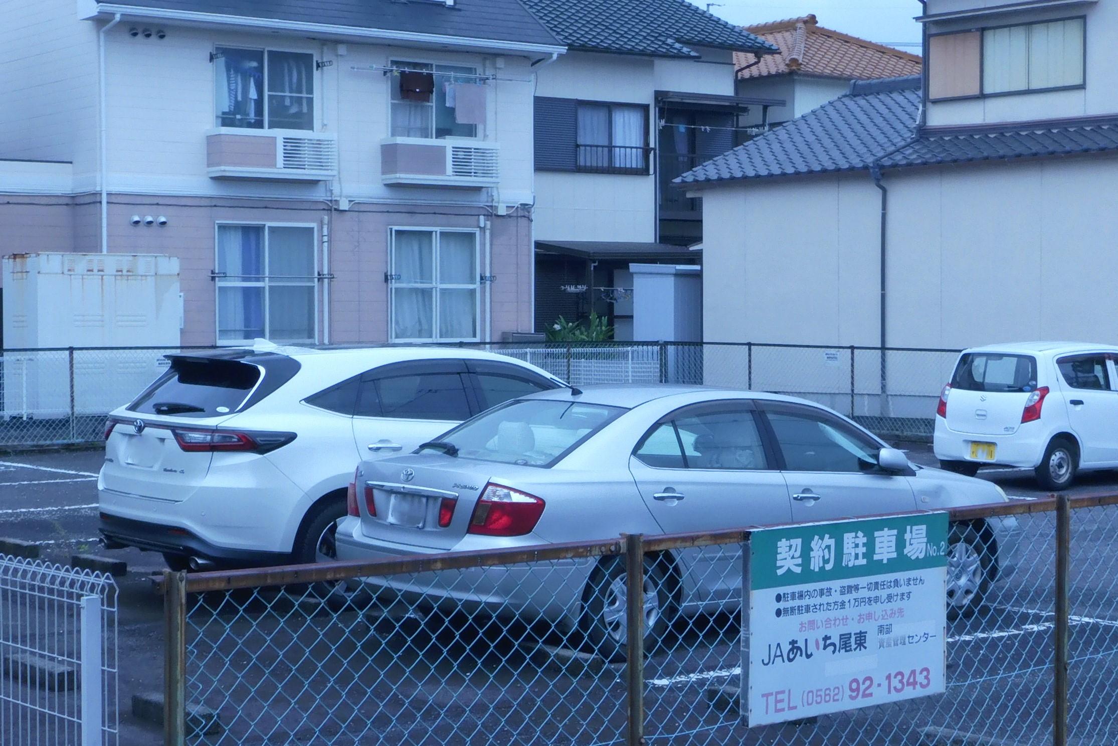 320002の外観・駐車場イメージ2枚目