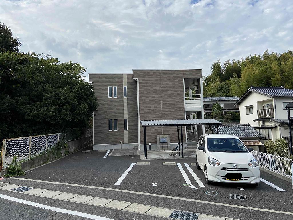 キーファー(55556)の外観・駐車場イメージ1枚目