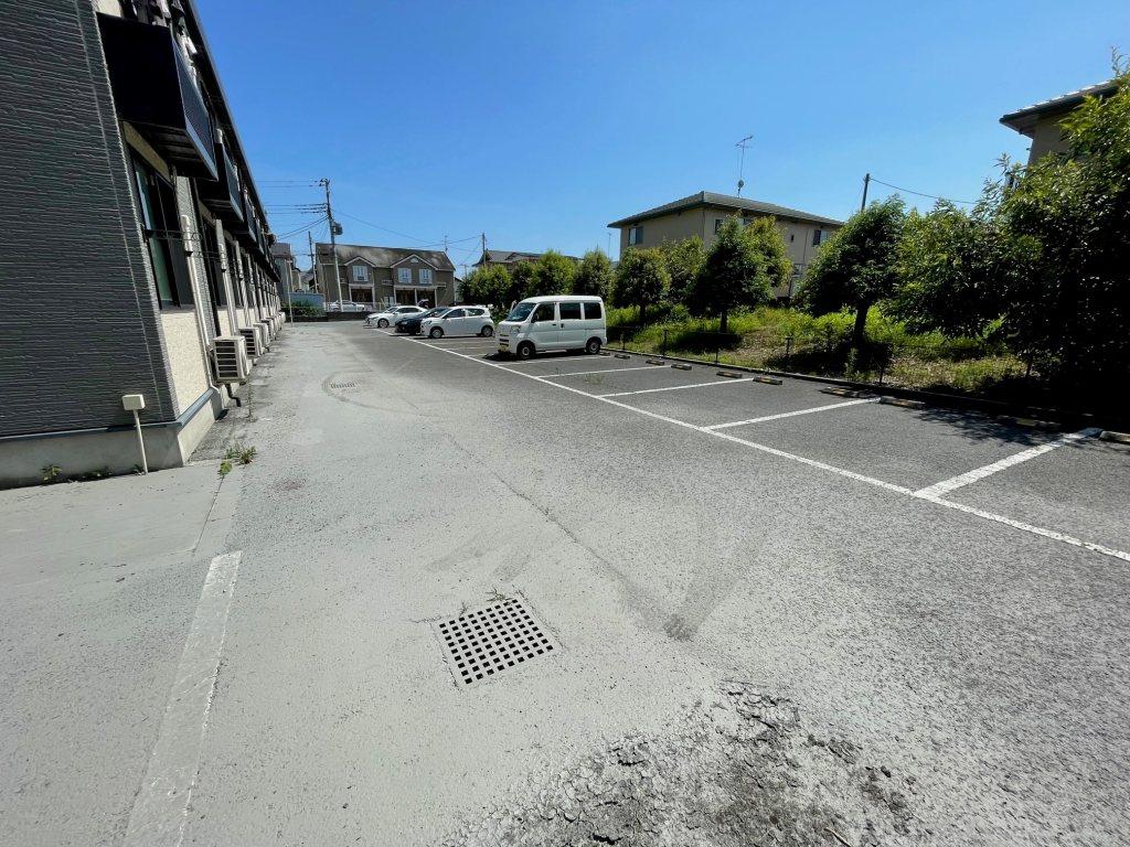 プレズィール(46917)の外観・駐車場イメージ1枚目