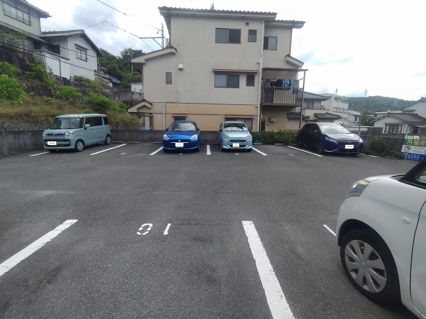 坂ガレージの外観・駐車場イメージ3枚目