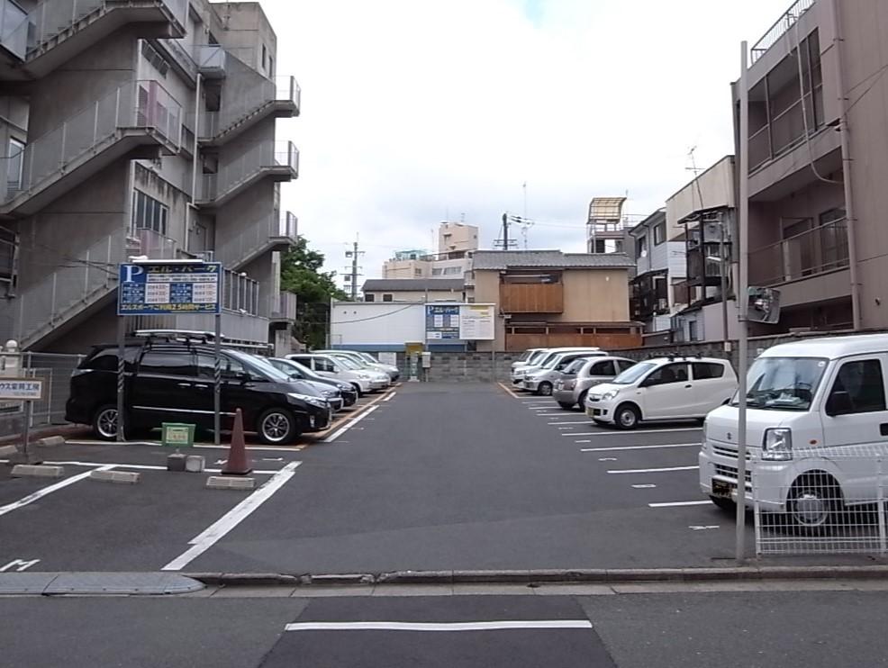 阿古屋ガレージの外観・駐車場イメージ2枚目