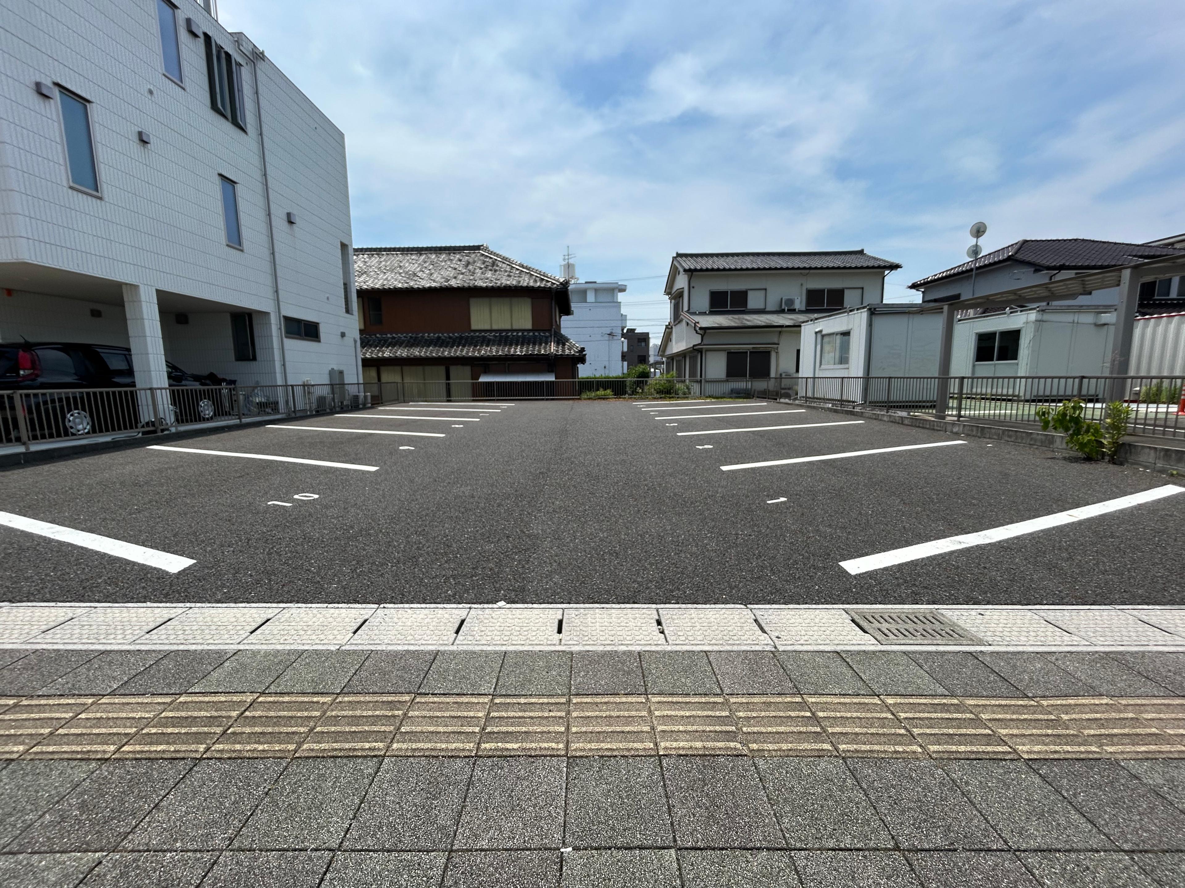 豊田市若宮町4丁目貸駐車場の外観・駐車場イメージ1枚目