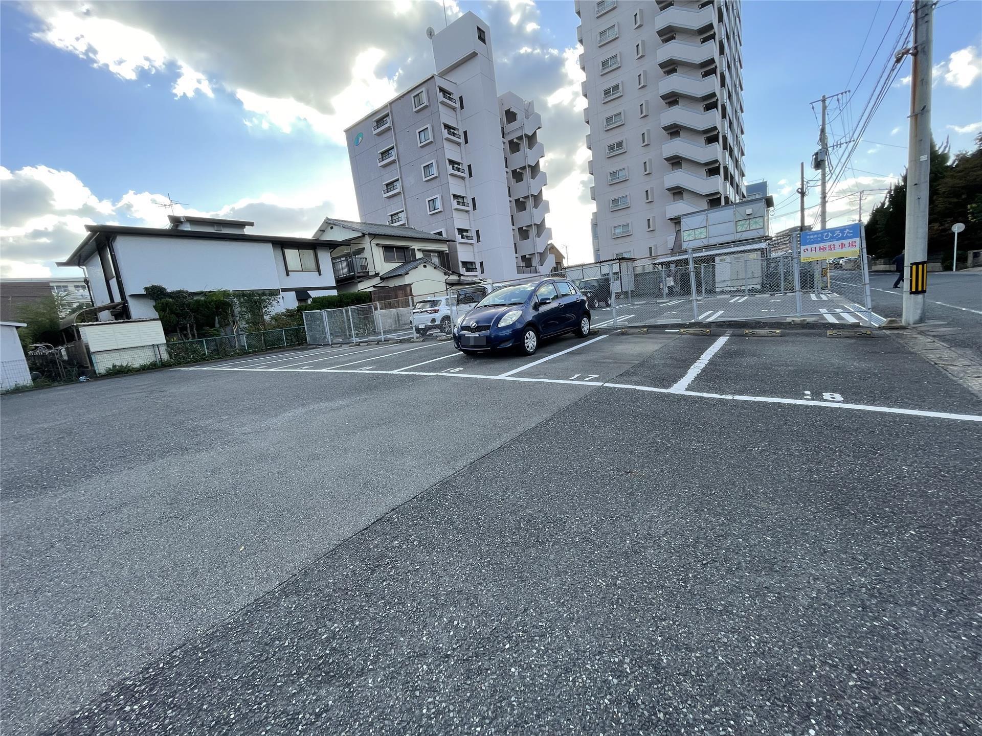 ジョイフル穴生ＮＯ、2駐車場の外観・駐車場イメージ2枚目