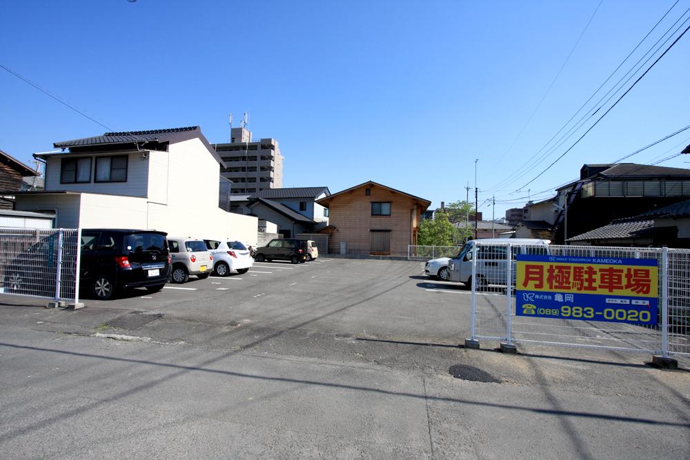 道後温泉駅裏駐車場の外観・駐車場イメージ1枚目