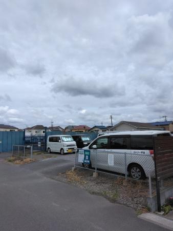 岡本駐車場の外観・駐車場イメージ3枚目