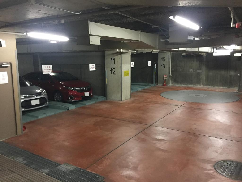 ＦＫ第３ロイヤルハイツ中尾　屋内駐車場の外観・駐車場イメージ1枚目