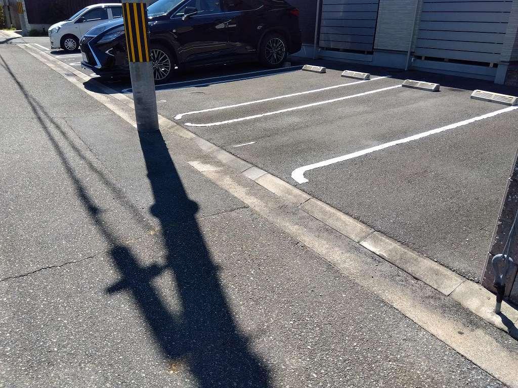 クレイノファミーユ(57019)の外観・駐車場イメージ1枚目