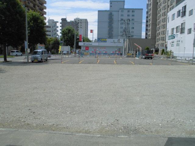 平岸2-12駐車場の外観・駐車場イメージ2枚目