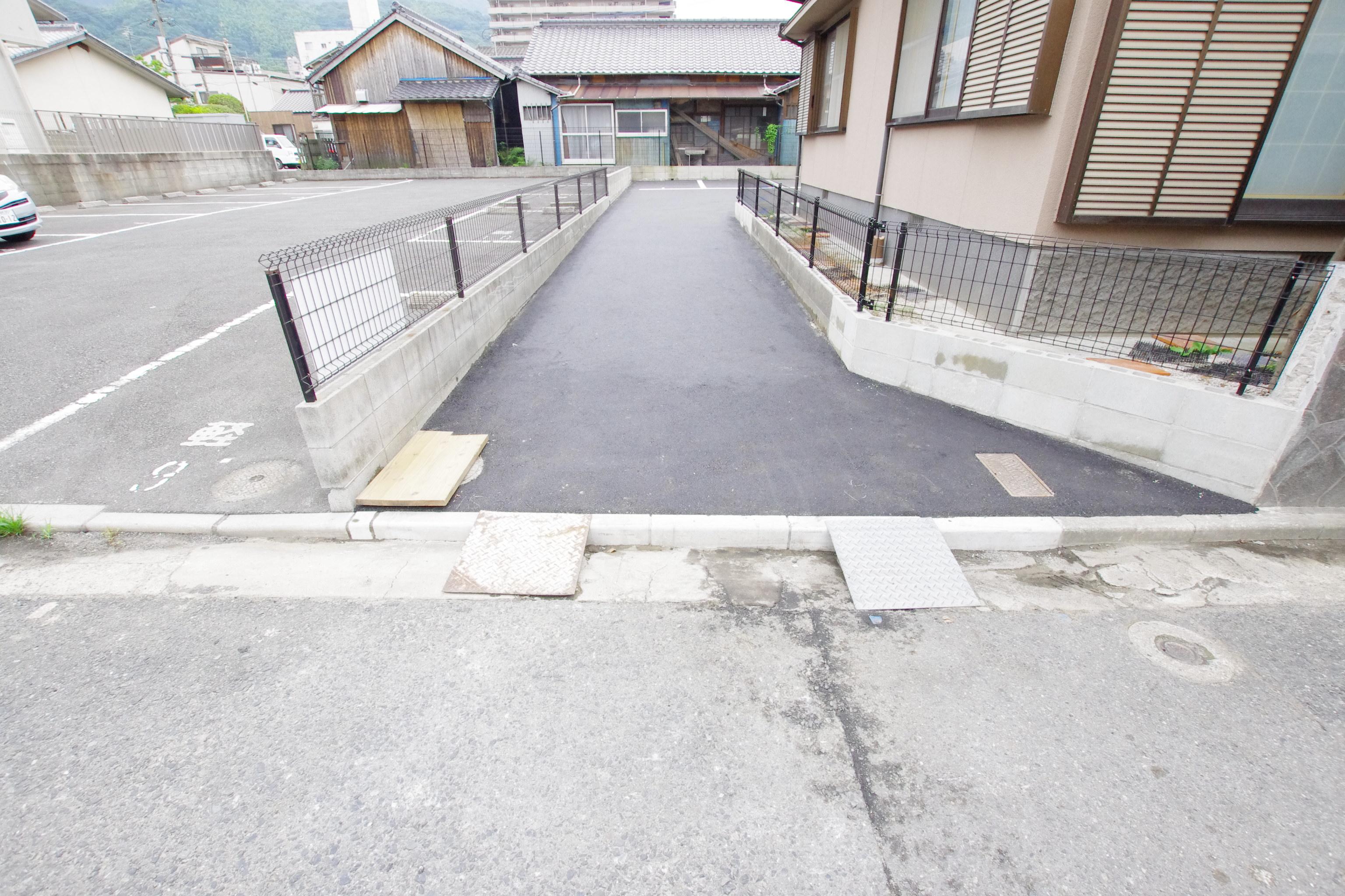 八千代町小型車専用駐車場の外観・駐車場イメージ2枚目
