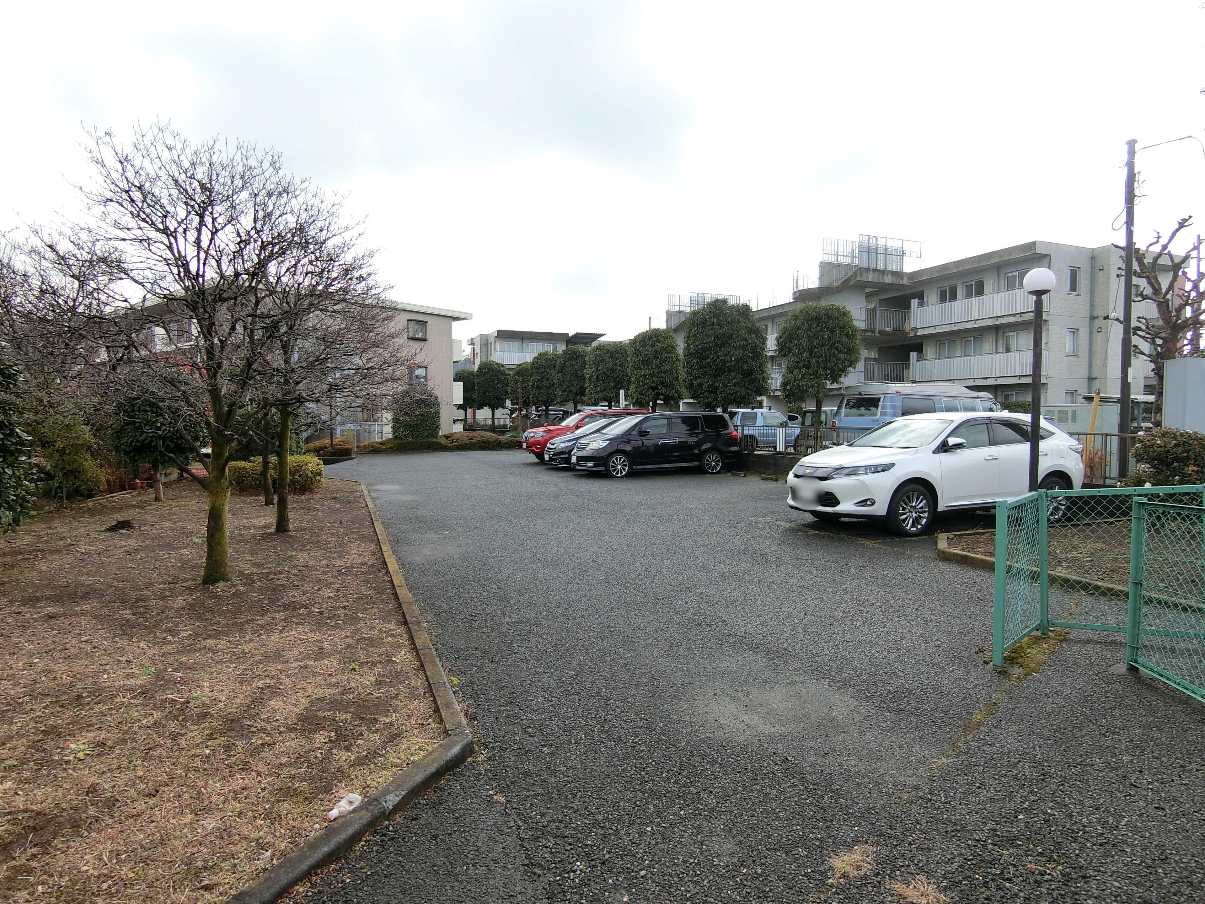 第2かしの木ハイツの外観・駐車場イメージ3枚目