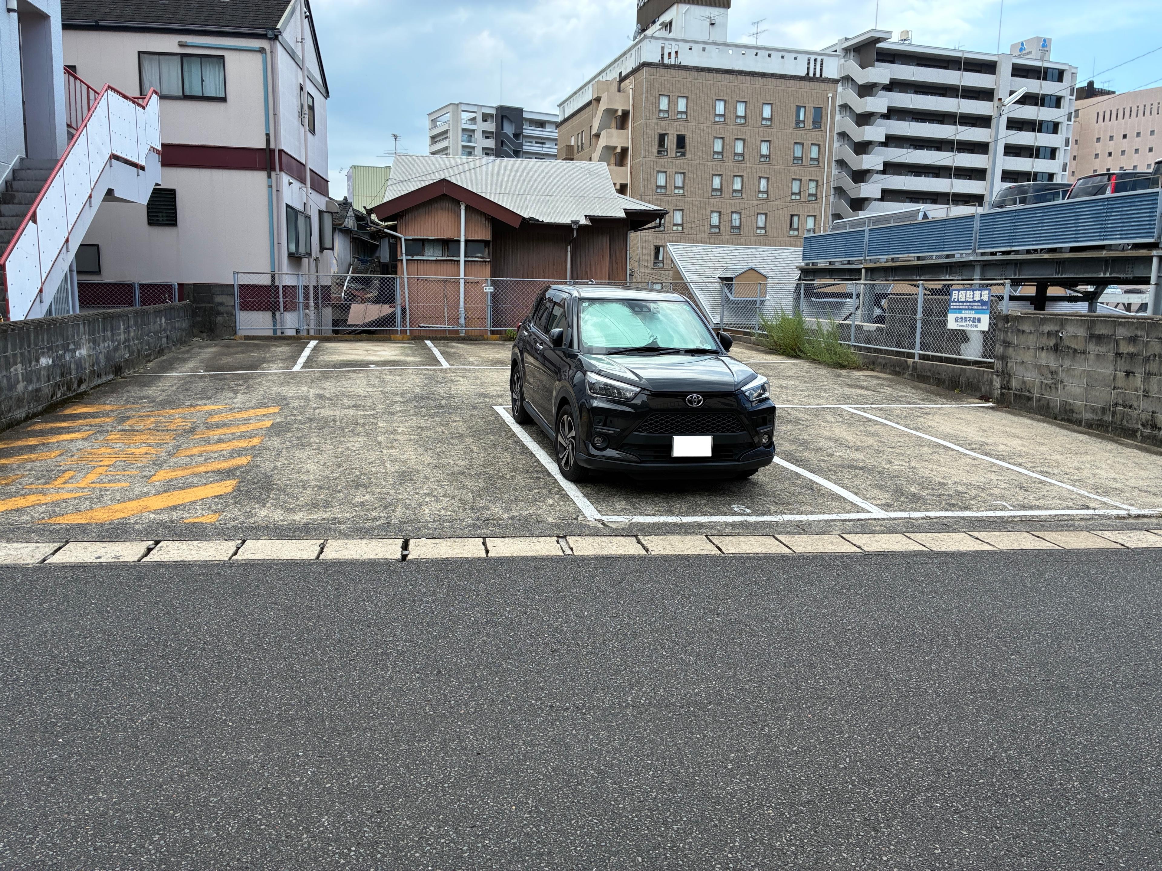 迎駐車場の外観・駐車場イメージ1枚目