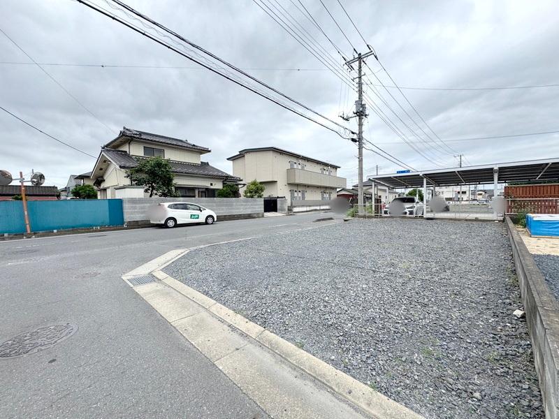 コーポエミリア敷地外駐車場の外観・駐車場イメージ3枚目