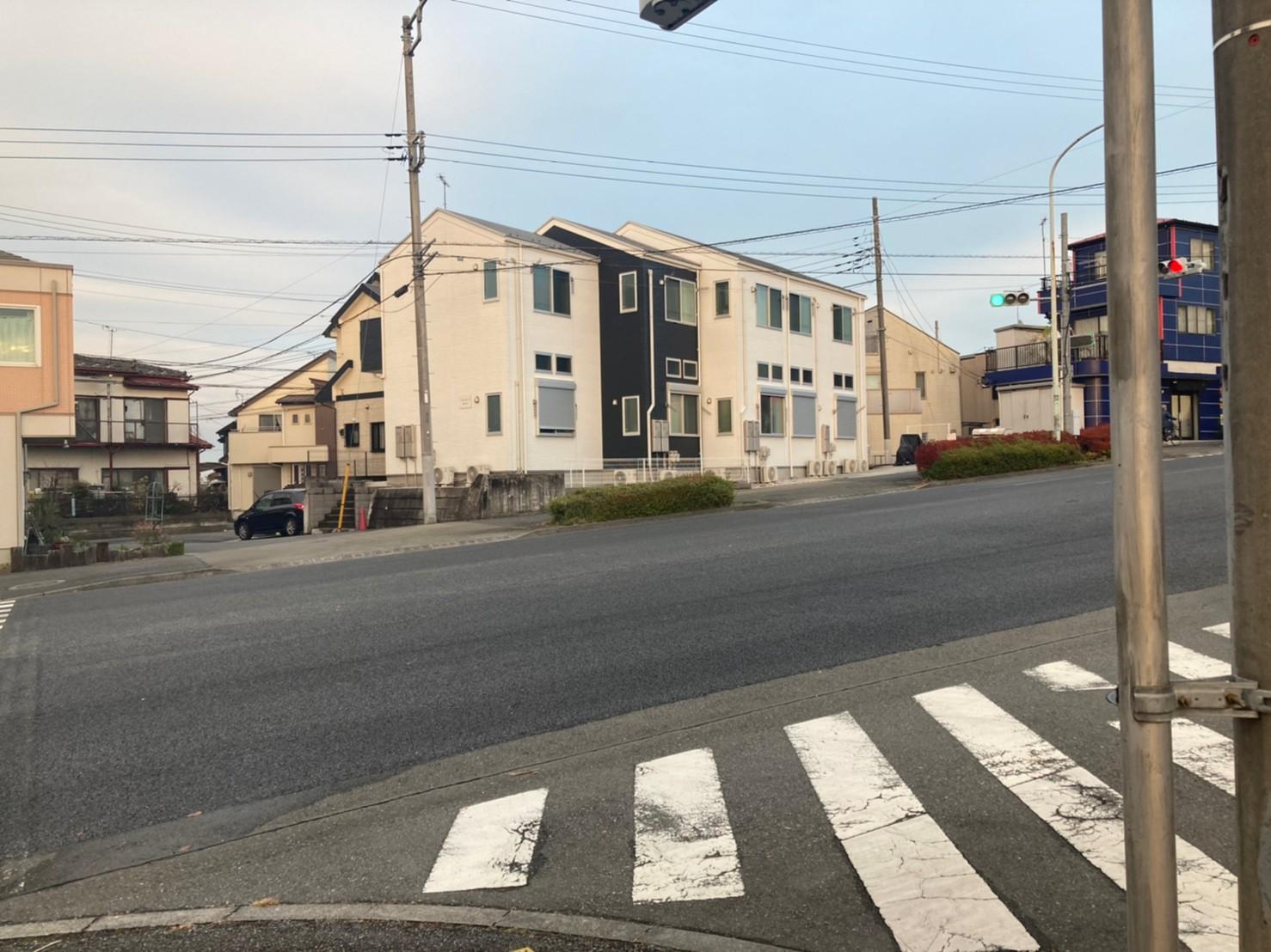 アルシオーネ絹ヶ丘の外観・駐車場イメージ2枚目