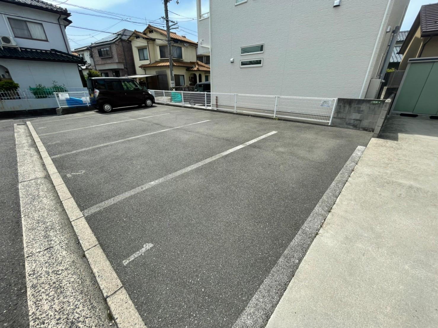 山本ガレージの外観・駐車場イメージ3枚目
