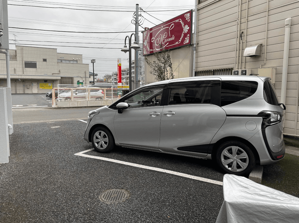 Casa Trinity(カーサ トリニティ)駐車場の外観・駐車場イメージ2枚目