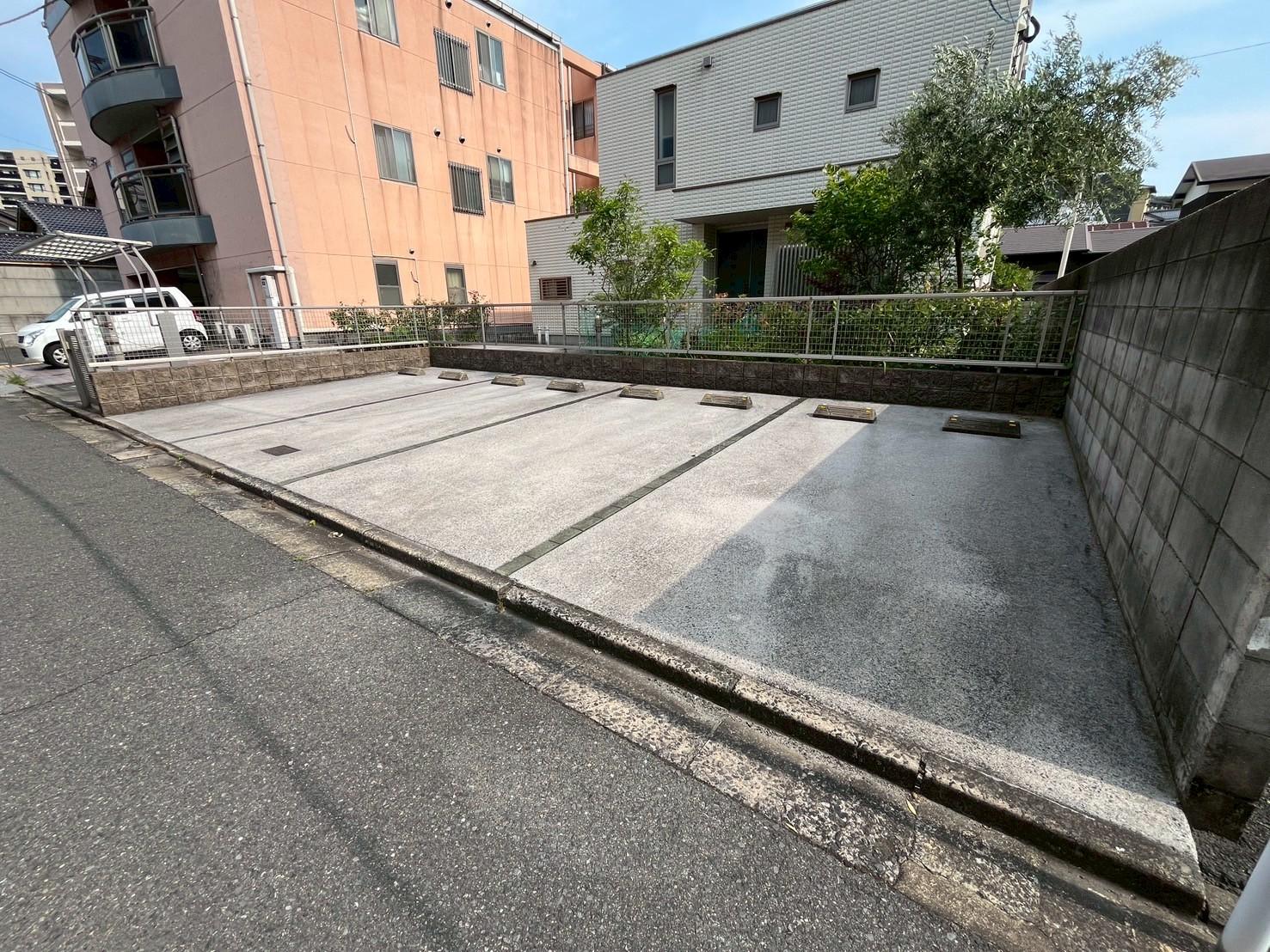 真鶴二丁目駐車場の外観・駐車場イメージ1枚目