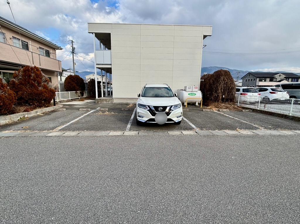 ＣＨＥＶＡＬ(17119)の外観・駐車場イメージ2枚目