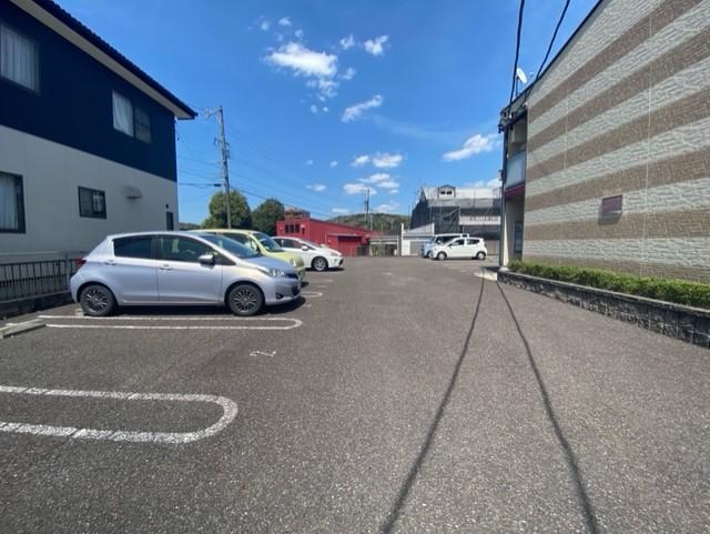 西小田(34701)の外観・駐車場イメージ1枚目
