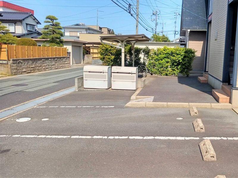 ファミリー(26488)の外観・駐車場イメージ2枚目